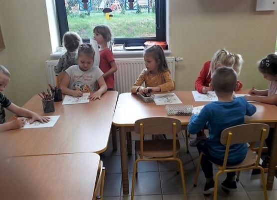 Grafika 12: SPOTKANIA  Z  KSIĄŻKĄ