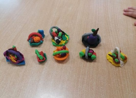 Grafika 5: JESIEŃ  W  PRZEDSZKOLU