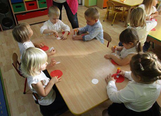 Młodsza grupa przy pracy