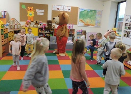 Grafika 8: ŚWIĘTO  MISIA