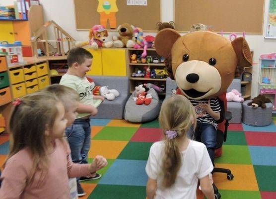 Grafika 10: ŚWIĘTO  MISIA