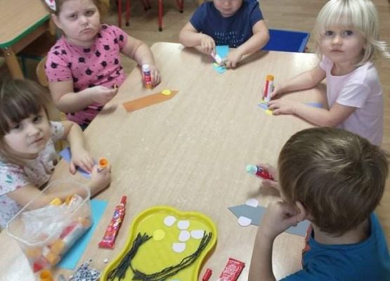 Młodsza grupa przy pracy