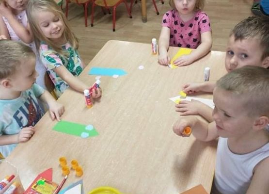 Młodsza grupa przy pracy