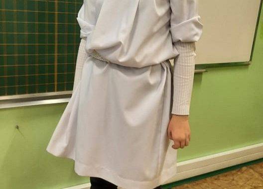 Uczniowie klasy V w roli bogów greckich