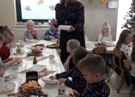 Grafika 15: WIGILIA W PRZEDSZKOLU