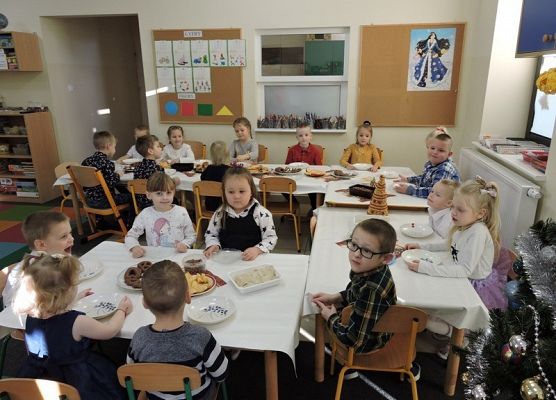 Grafika 16: WIGILIA W PRZEDSZKOLU