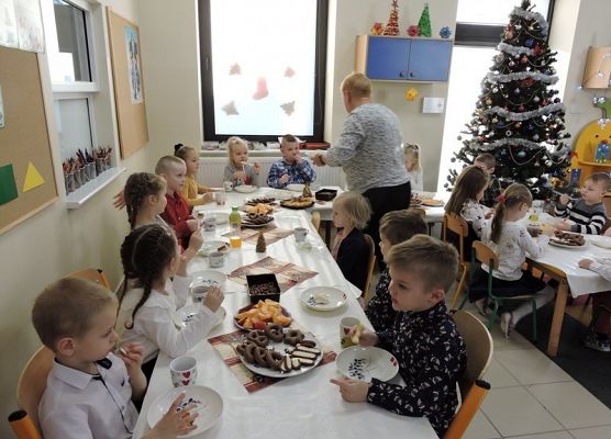 Grafika 14: WIGILIA W PRZEDSZKOLU