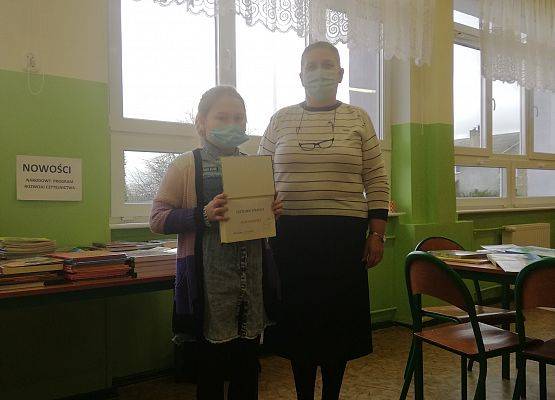 Czytelnik półrocza- kategoria klas IV-VIII- Maja Majewska