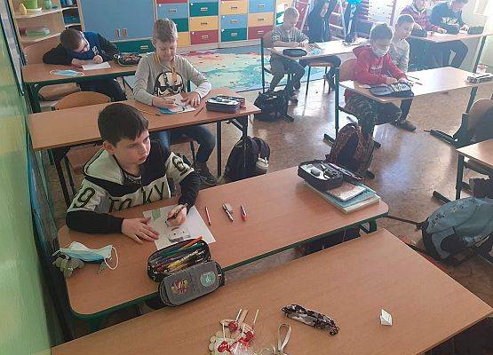 Grafika 2: 8 Marca - Dzień Kobiet