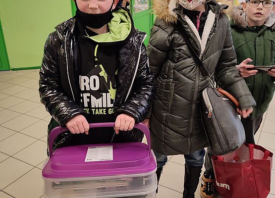 Grafika 1: Dzień bez plecaka