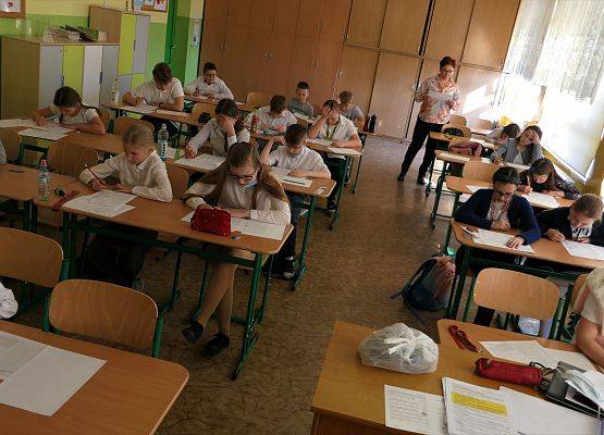 kangur - uczniowie w trakcie pisania konkursu