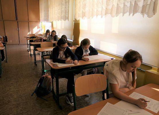 kangur - uczniowie w trakcie pisania konkursu