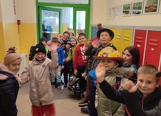 Grafika 14: Dzień Nieoczywistego Stroju