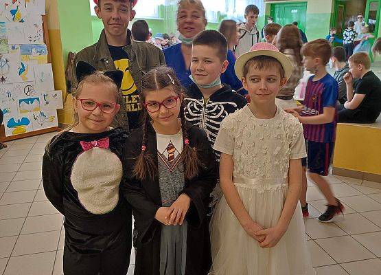 Grafika 21: Dzień Nieoczywistego Stroju