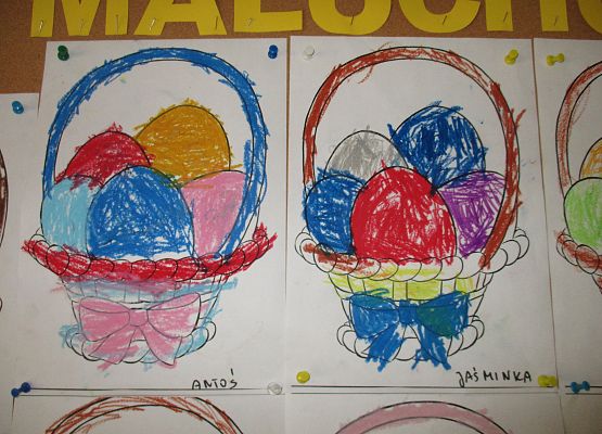 Prace młodszej grupy - kolorowanie pastelami