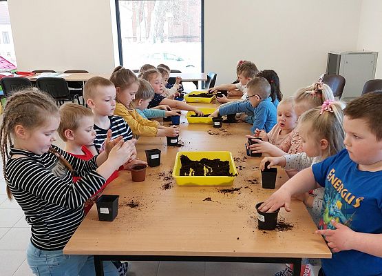 Grafika 1: Zawitała do nas WIOSNA