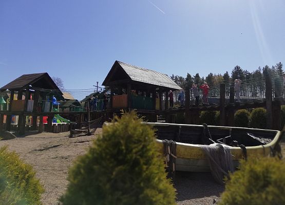 Na linowym torze przeszkód