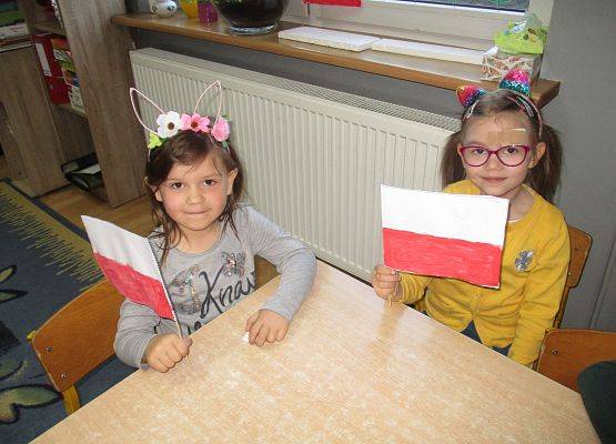 Prace Starszaków - flaga Polski