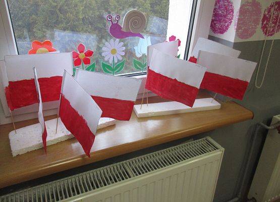 Prace Starszaków - flaga Polski