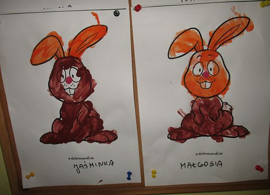 Malowanie palcem - prace  młodszej grupy