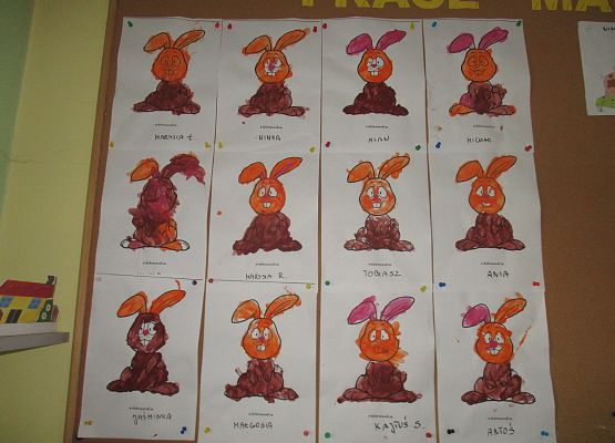 Malowanie palcem - prace  młodszej grupy