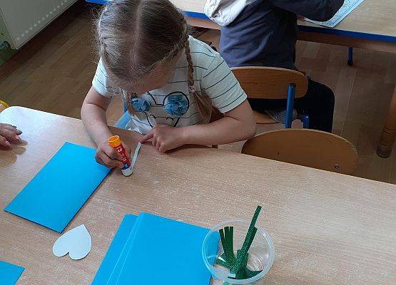 Wykonujemy laurki dla taty