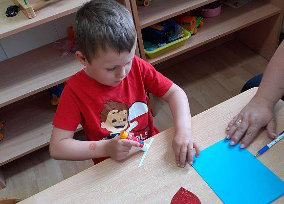 Wykonujemy laurki dla taty