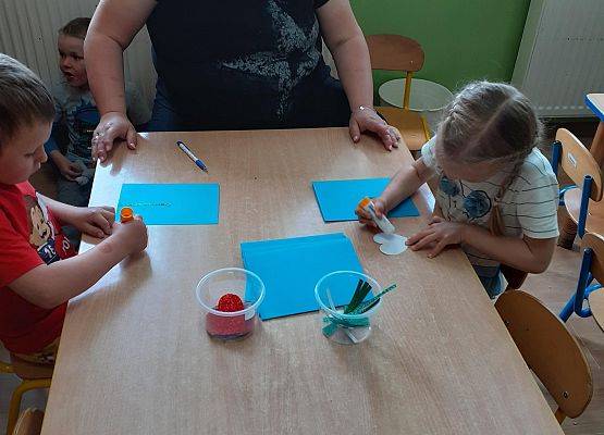 Wykonujemy laurki dla taty