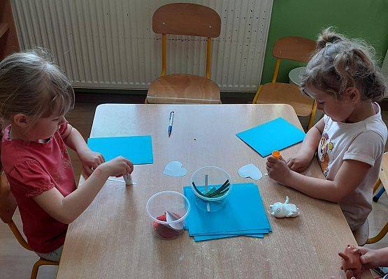 Wykonujemy laurki dla taty