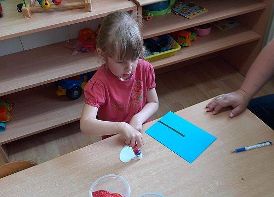 Wykonujemy laurki dla taty