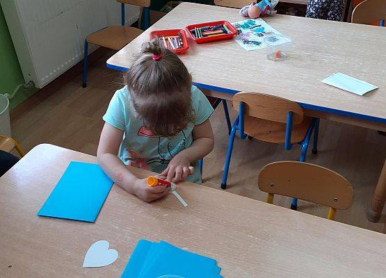 Wykonujemy laurki dla taty