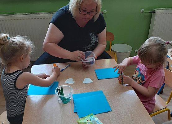 Wykonujemy laurki dla taty