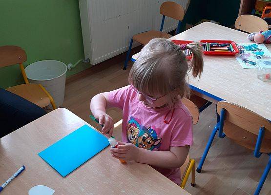 Wykonujemy laurki dla taty