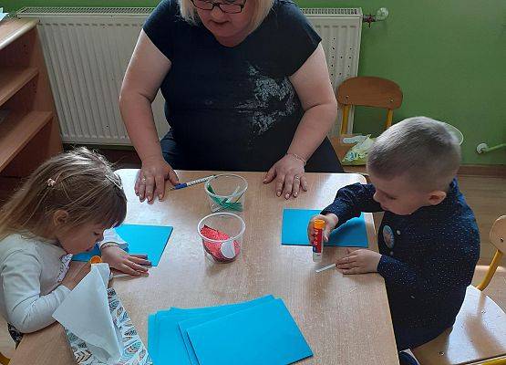 Wykonujemy laurki dla taty