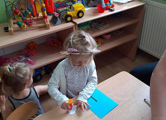 Wykonujemy laurki dla taty