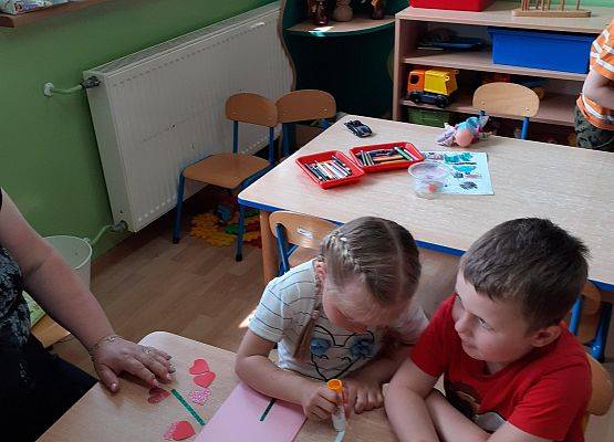 Wykonujemy laurki dla mamy