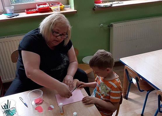 Wykonujemy laurki dla mamy