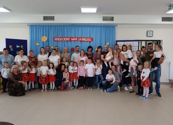 Grafika 35: Święto Mamy i Taty