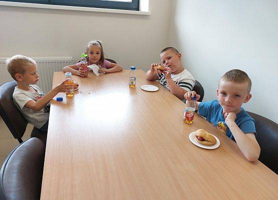 Grafika 6: ZAPACH  LATA   I  WAKACJI