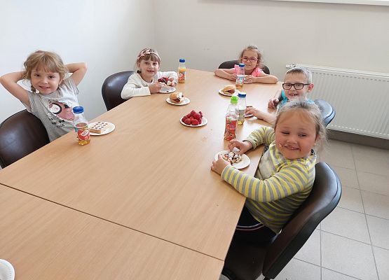 Grafika 10: ZAPACH  LATA   I  WAKACJI