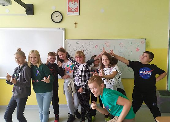 Dzień kropki grafika