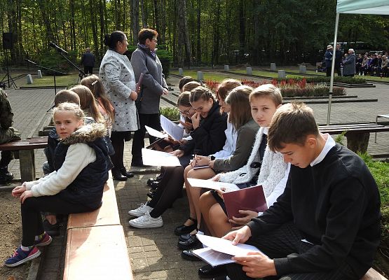 Uczniowie i nauczyciele