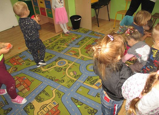 Zbieramy jesienne liście