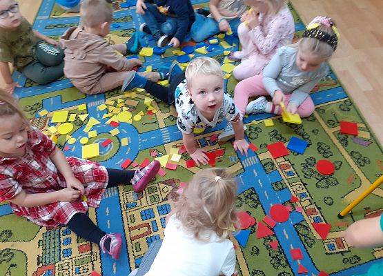 Grupa  młodsza - poznajemy figury