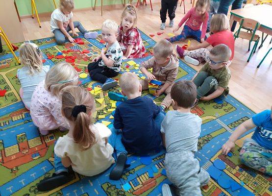 Grupa  młodsza - poznajemy figury