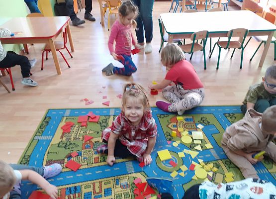 Grupa  młodsza - poznajemy figury