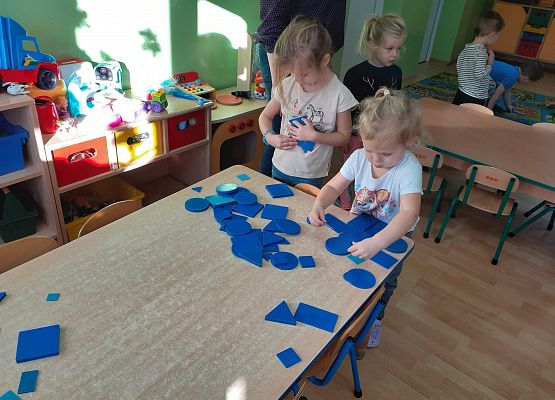 Grupa  młodsza - poznajemy figury