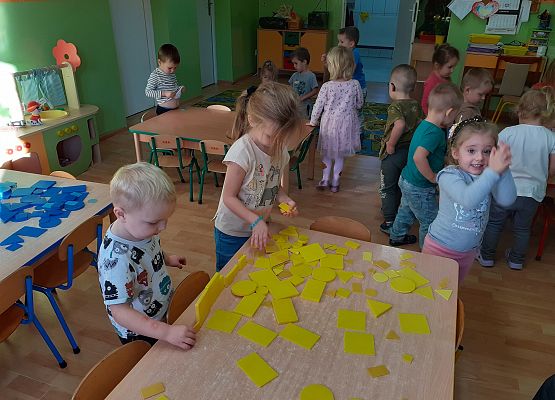 Grupa  młodsza - poznajemy figury