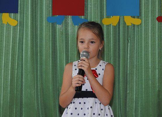 Hania podczas recytacji