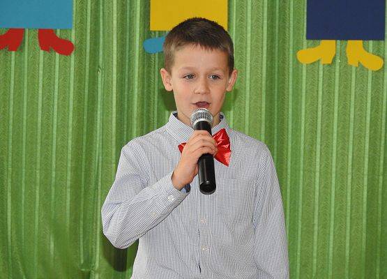 Nikodem podczas recytacji